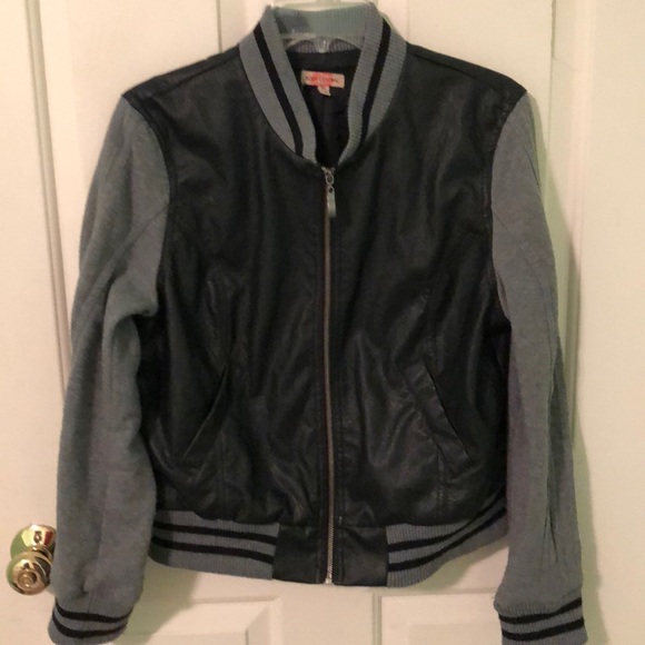 Body Central Jackets & Blazers - 🖤Black & Gray Varsity Style Jacket🖤